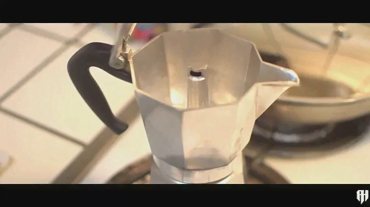 Making LavAzza Super Crema Coffee with a Bialetti Coffee Maker!