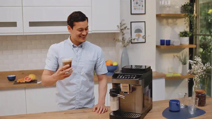 Magnifica Evo | Preparing milk-based drinks and MyLatte